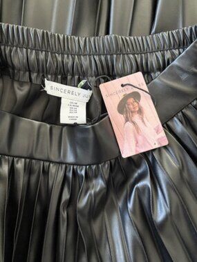 NEW SINCERELY JULES  Pleated midi skirt